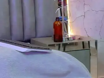 Stripchat Adult Webcam of MiaLaurents