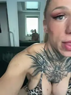 Stripchat Sex Cam of glorycouple_xlive