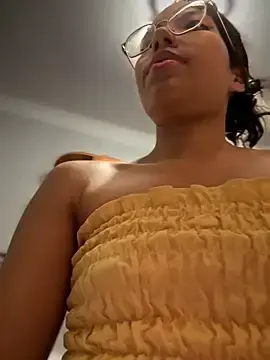 Stripchat Free Live Porn of SheenaBrooke