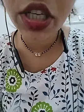 Stripchat Nude Webcam of KAJALBHABHI_