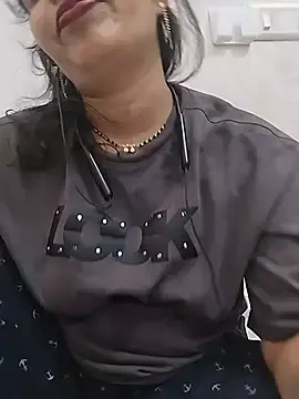 Stripchat Live Sex Cam of KAJALBHABHI_
