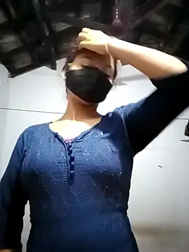 Stripchat Free Porn Cam of Madhuri-singh88