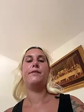 Stripchat Sex Cam of Sofia_beee