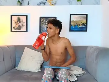 Stripchat Best Webcam of TWINKS_FRIENDS