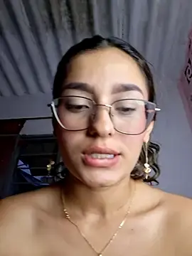 Stripchat Live Porn of Ary-18