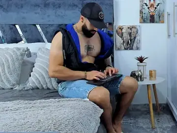 Stripchat Sex Cam of Zack_Froone