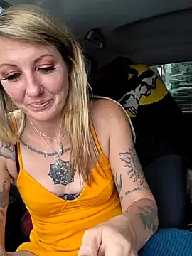 Stripchat Live Porn of SheIsSomething