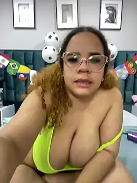 Stripchat Live Sex Cam of La_Crespa_x