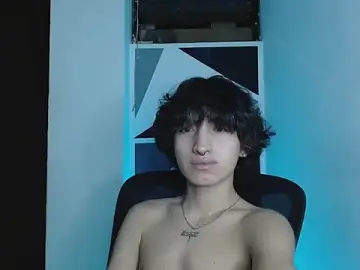 Stripchat Free Porn Cam of littlextreme