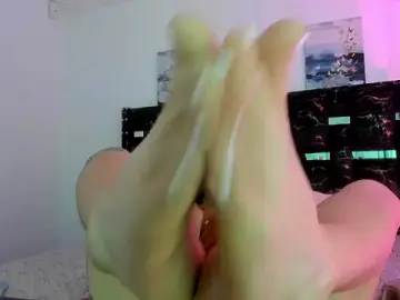 Stripchat Watch Live Sex Cams of ZarayFeet_