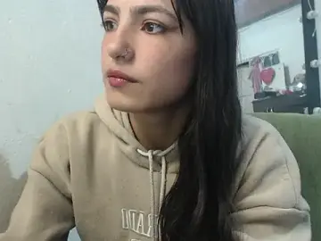 Stripchat Live Sex of skinny_sweet2411