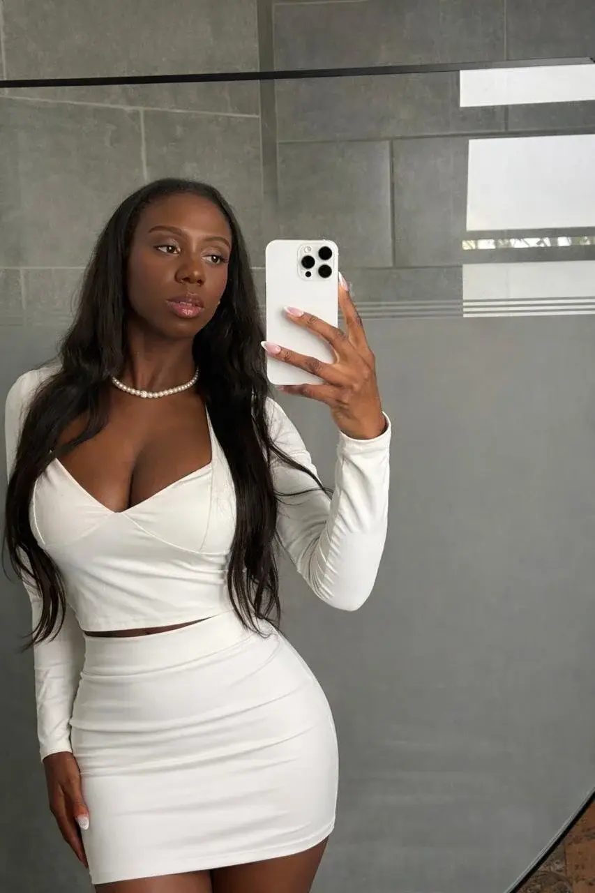 Zoe_Ravenn