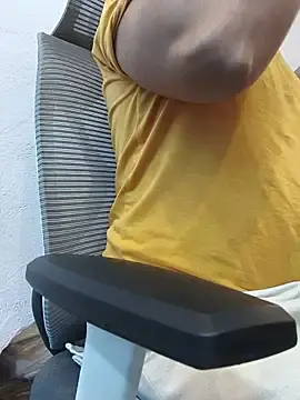 Stripchat Sex Cam of 8inch_hunk19