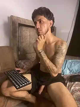 Stripchat Live Sex Cam of Kriss_Edwards
