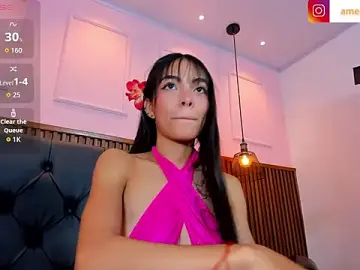Stripchat Live Sex Cam of AMELIELEONE