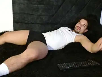 Stripchat Adult Video Chat of Ian_Daviz