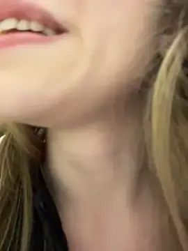 Stripchat Free Porn Cam of StreetSquirt