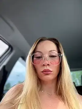 Stripchat Free Porn Cam of LavenderHot