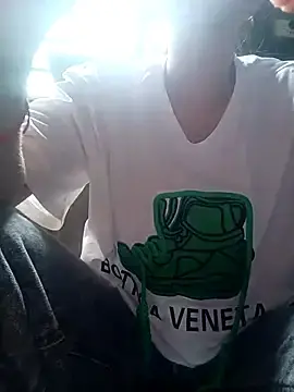 Stripchat Watch Live Sex Cams of Linda-yiyi
