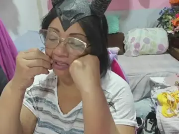 Stripchat Free Porn Cam of Mrs_mommy_