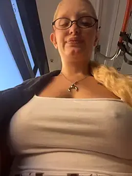 Stripchat Sex Cam of Mila_NoRules