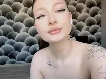 Stripchat Best Webcam of miamicute