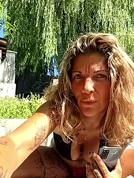 Stripchat Free Porn Cam of Dreamlove1