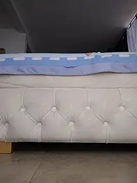 Stripchat Sex Cam of KittyHoleshot87