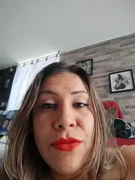 Stripchat Live Sex Cam of KittyHoleshot87