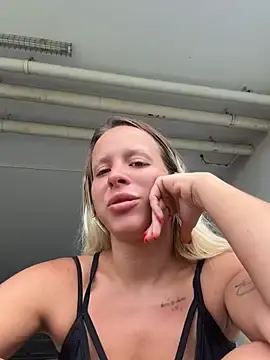 Stripchat Sex Cam of LikaCat