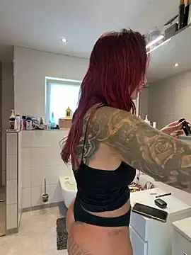 Stripchat Adult Webcam of AileenInkOfficial