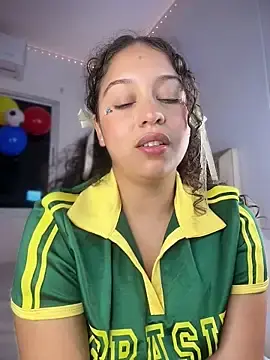 Stripchat Live Sex of Shara_dreams