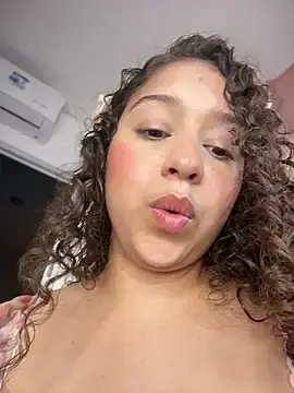 Stripchat Free Live Porn of Shara_dreams