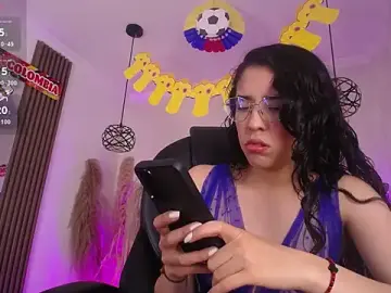 Stripchat Free Porn Cam of Amara_Davis1