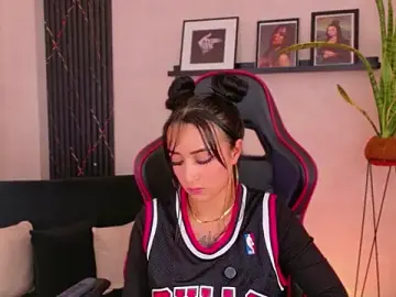 Stripchat Best live sex cam show of EmmyEvans1