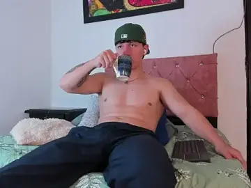 Stripchat Watch Live Sex Cams of Liam_saint