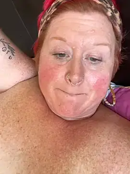 Stripchat Nude Webcam of BustyRedxx