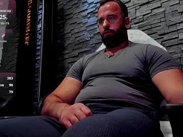 Stripchat Free Porn Cam of David_Big_Daddy