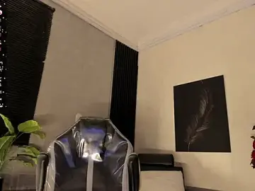 Stripchat Sex Cam of DannSmmith