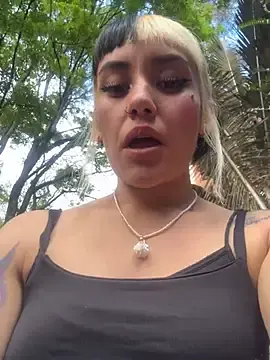 Stripchat Sex Cam of Sara_92