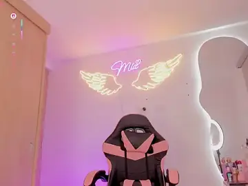 Stripchat Live Sex Cam of mia_yourmommy
