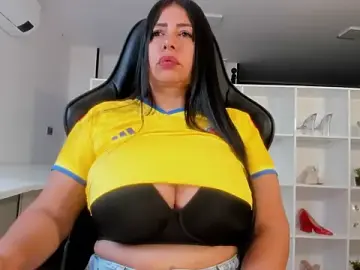 Stripchat Adult Webcam of natural_bigboobs