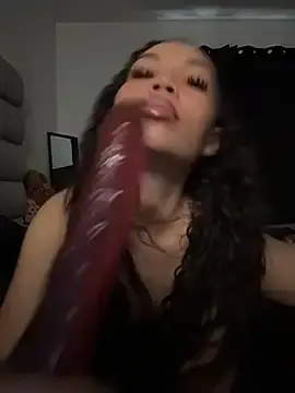Stripchat Sex Chat of nikkiloveee