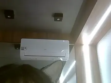 Stripchat Watch Live Sex Cams of SkinnyKitten