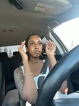 Stripchat Free Porn Cam of Your_Paris