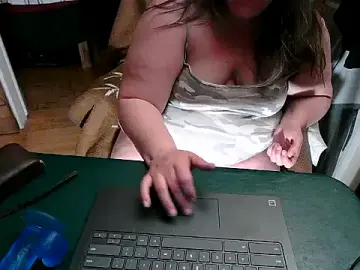 Stripchat Adult Webcam of smalltowntrouble