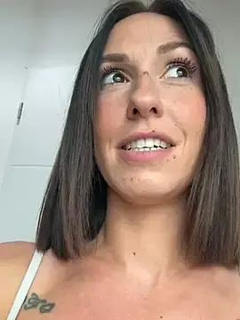 Stripchat Live Porn of lola_tentatiion