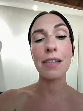 Stripchat Free Live Porn of lola_tentatiion