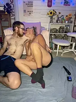 Stripchat Nude Webcam of TrenaAnne