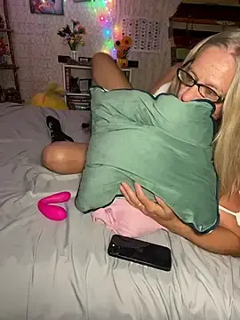 Stripchat Watch Live Sex Cams of TrenaAnne